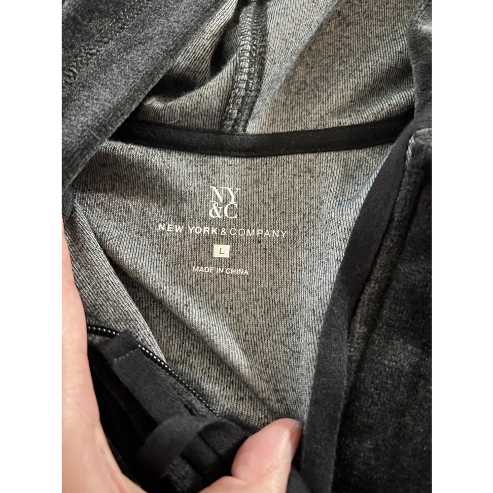 New York & company‎ zip up velour hoodie - Picture 4 of 5